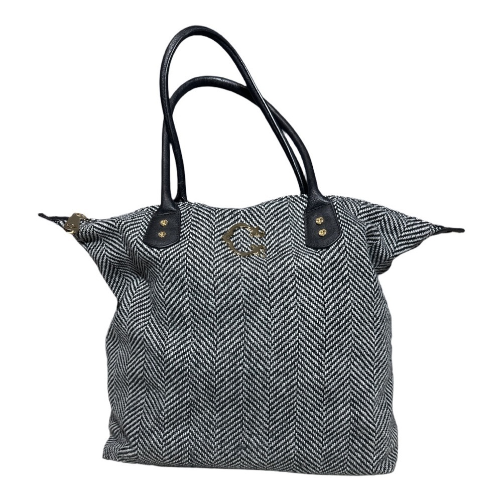 C. Wonder Black and White Herringbone Tote Bag Mobwife Old Money Casual
